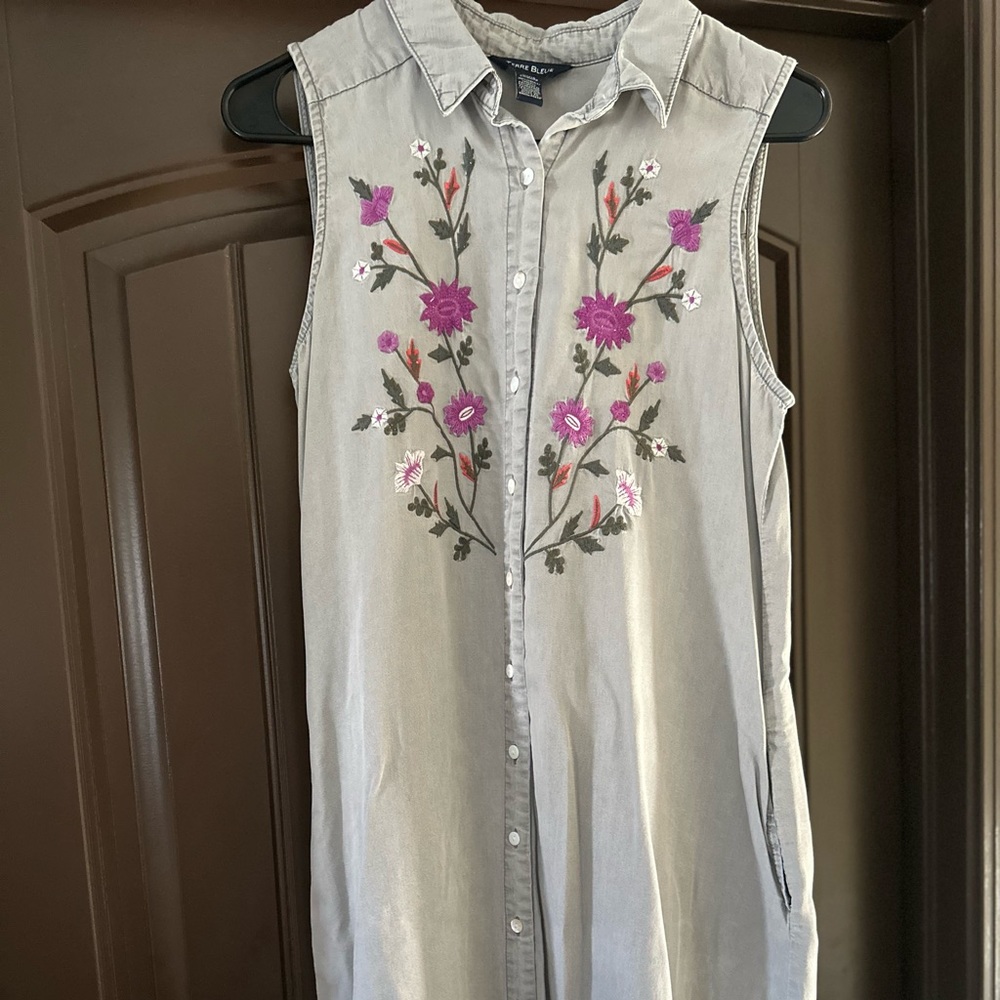 Light gray dress